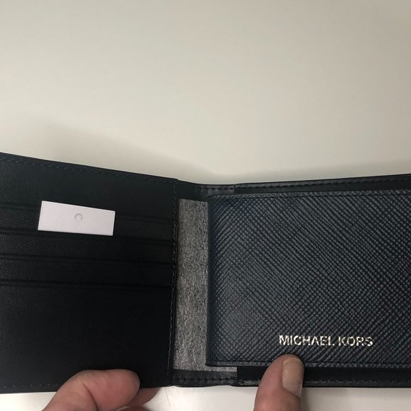 AUTH MK Navy Blue Wallet w/passcase - Picture 3 of 4